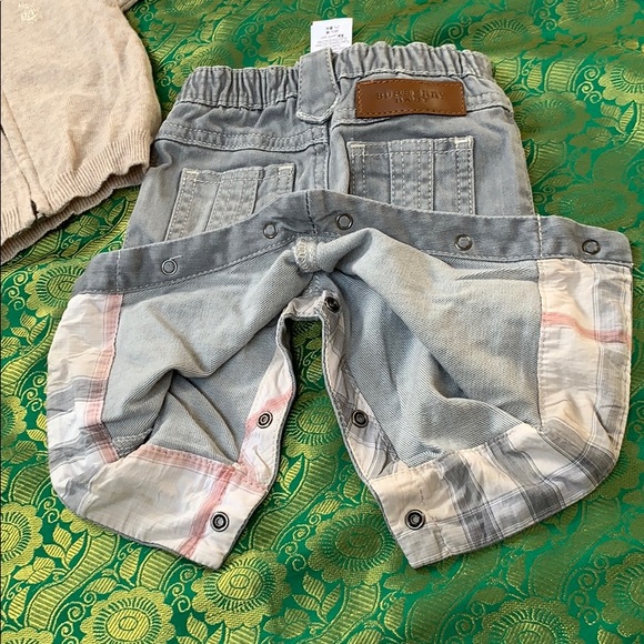 BURBERRY infant jeans and cardigan - Picture 2 of 8